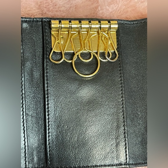 Chloe Key Ring Case - Picture 10 of 13